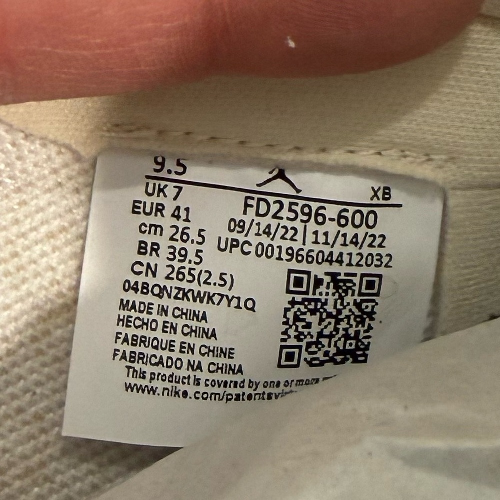 Nike Air Jordan 1 Retro High OG - Picture 6 of 7